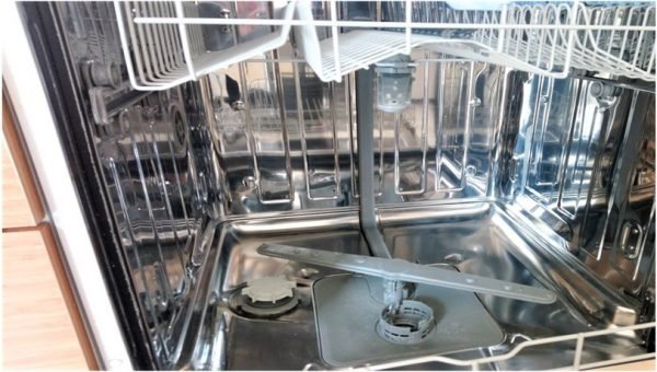 clean a dishwasher filter
