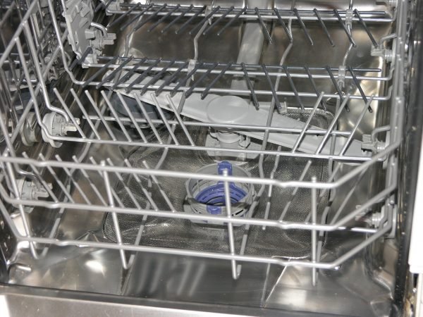 clean the filter in a dishwasher