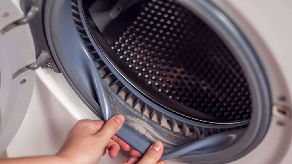 How to understand that the washing machine needs to be cleaned