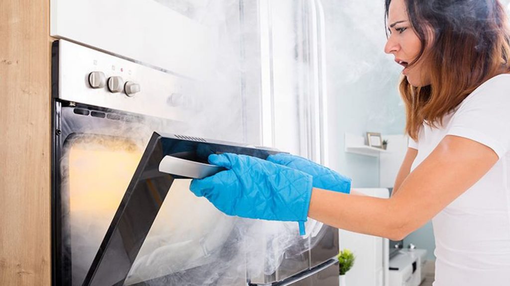risks of self-cleaning the oven